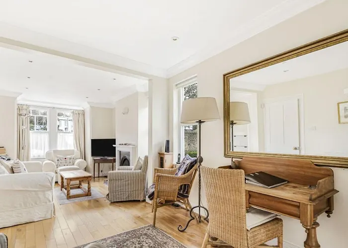 Midsomer Cottage - Spacious, Light And Comfortable Victorian Cottage With Garden In Great Location - Great Base To Explore The City