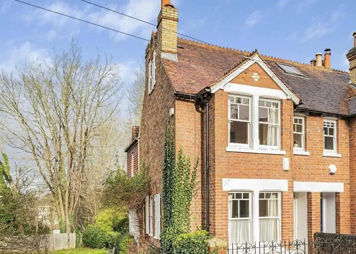 Midsomer Cottage - Spacious, Light And Comfortable Victorian Cottage With Garden In Great Location - Great Base To Explore The City