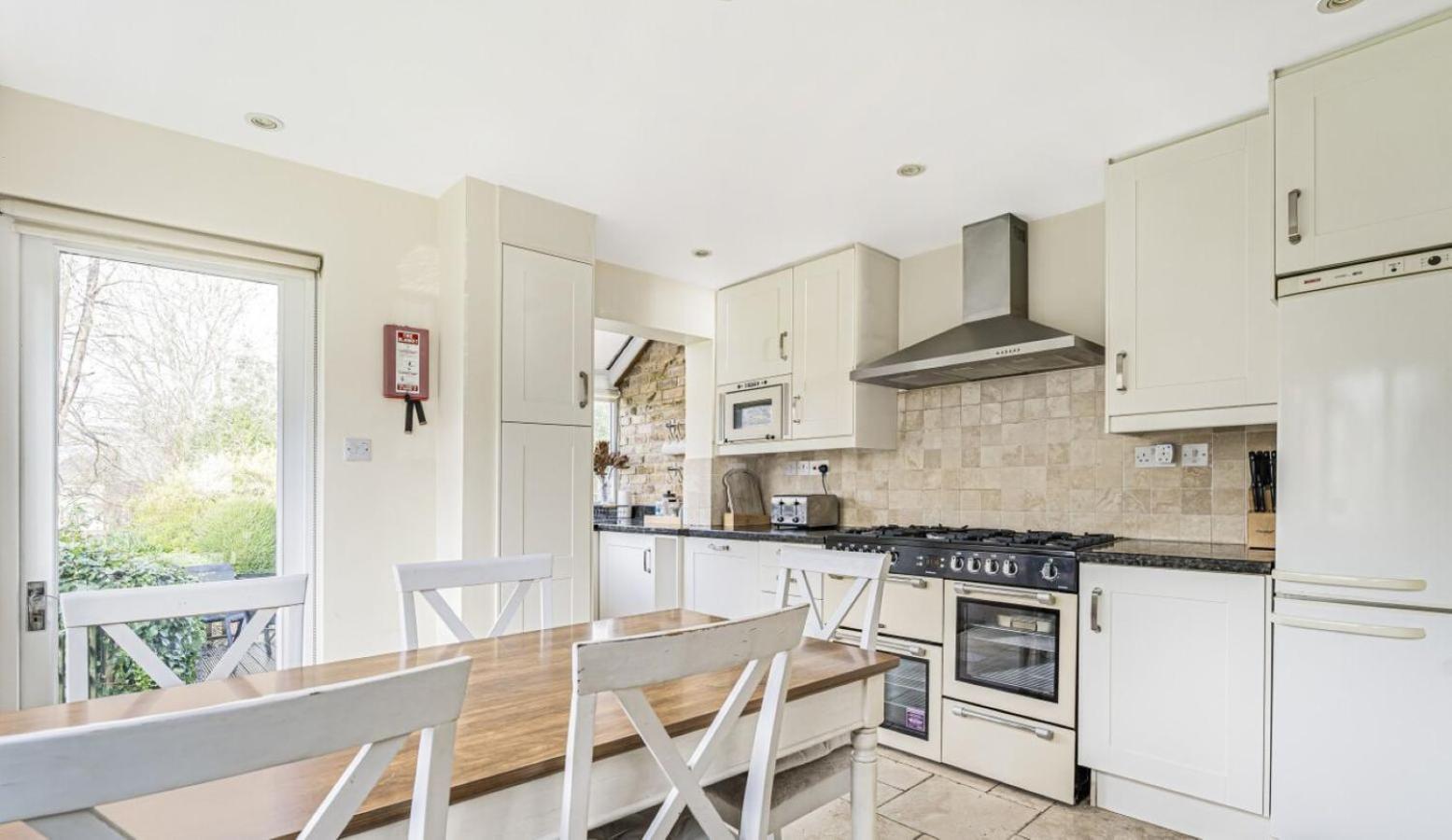 Midsomer - Spacious, Light And Comfortable Victorian With Garden In Great Location - Great Base To Explore The Oxford