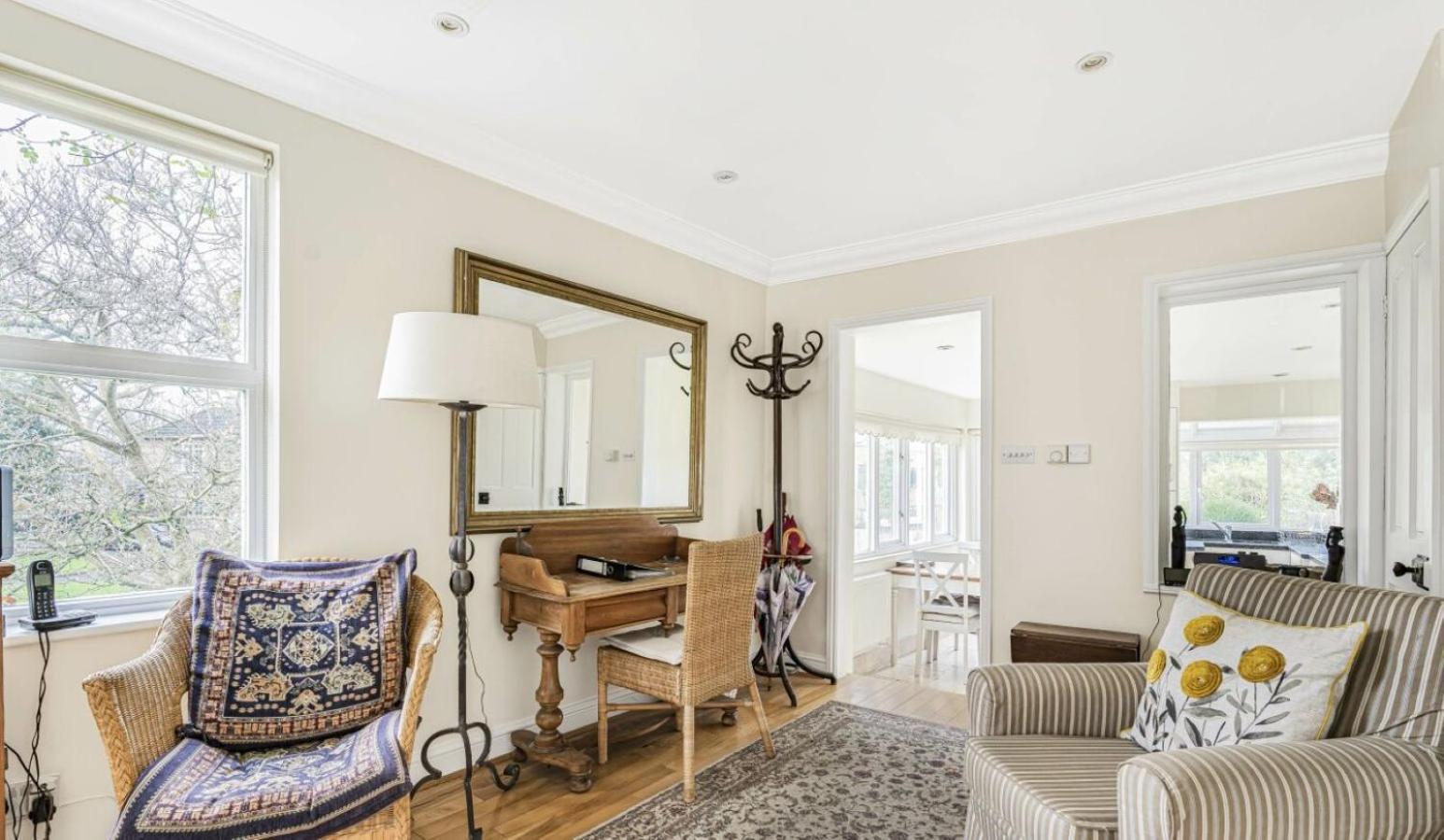 Midsomer - Spacious, Light And Comfortable Victorian With Garden In Great Location - Great Base To Explore The